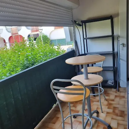 Ideal Petit Budget Апартаменты Ла-Гранд-Мот