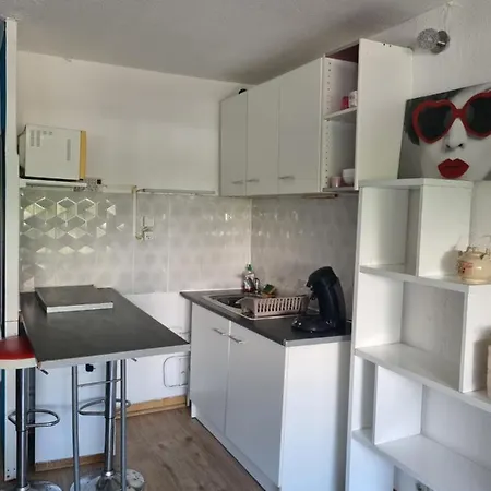 Ideal Petit Budget Ла-Гранд-Мот